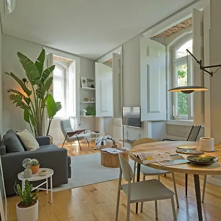 아파트 Update Urban Chic Flat In 19th Century Building 2 Bedrooms & 2 Bathrooms & Ac Alfama District *