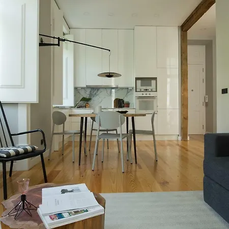 아파트 Update Urban Chic Flat In 19th Century Building 2 Bedrooms & 2 Bathrooms & Ac Alfama District 리스본