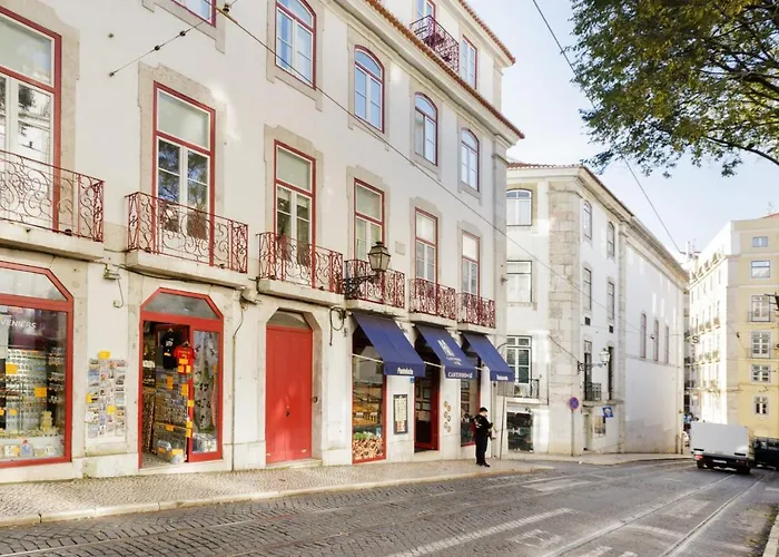 Update Urban Chic Flat In 19th Century Building 2 Bedrooms & 2 Bathrooms & Ac Alfama District Lisbona
