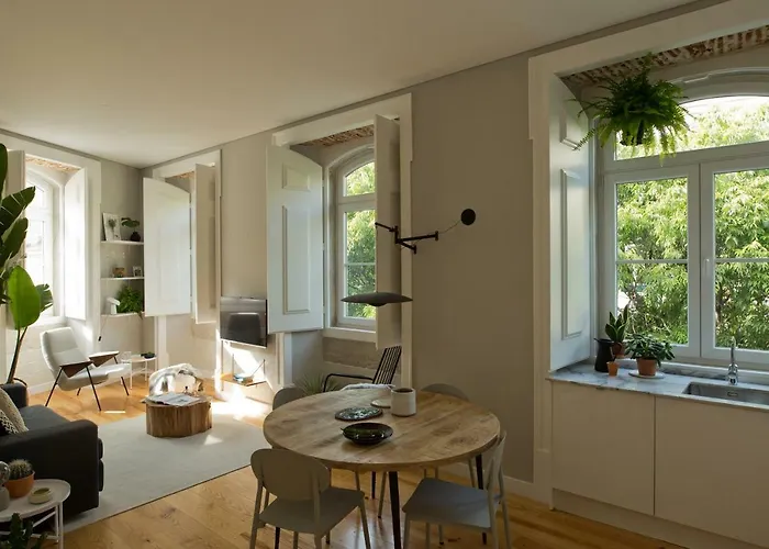 Appartamento Update Urban Chic Flat In 19th Century Building 2 Bedrooms & 2 Bathrooms & Ac Alfama District