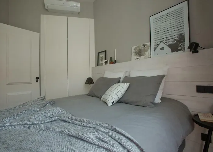 Update Urban Chic Flat In 19th Century Building 2 Bedrooms & 2 Bathrooms & Ac Alfama District *