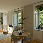 Διαμέρισμα Update Urban Chic Flat In 19th Century Building 2 Bedrooms & 2 Bathrooms & Ac Alfama District