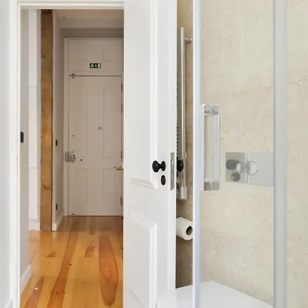 Apartmán Update Urban Chic Flat In 19th Century Building 2 Bedrooms & 2 Bathrooms & Ac Alfama District