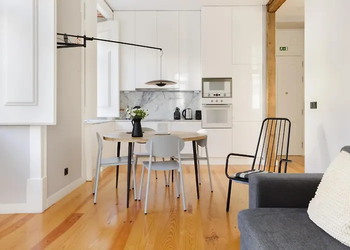 Update Urban Chic Flat In 19th Century Building 2 Bedrooms & 2 Bathrooms & Ac Alfama District * Лиссабон