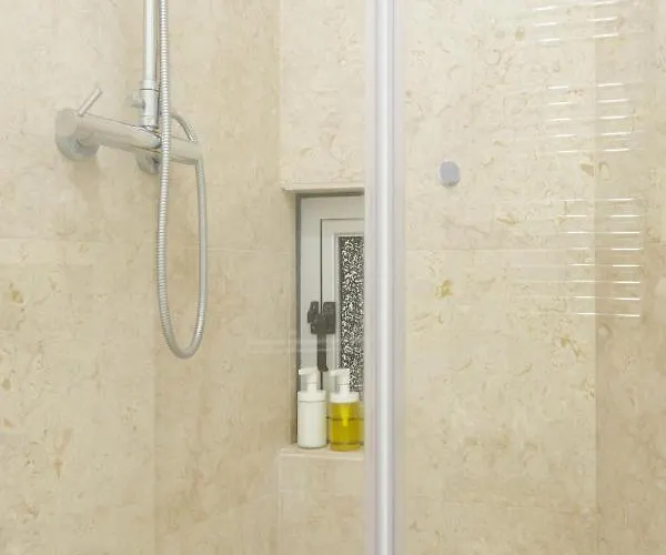 Апартаменты Update Urban Chic Flat In 19th Century Building 2 Bedrooms & 2 Bathrooms & Ac Alfama District *