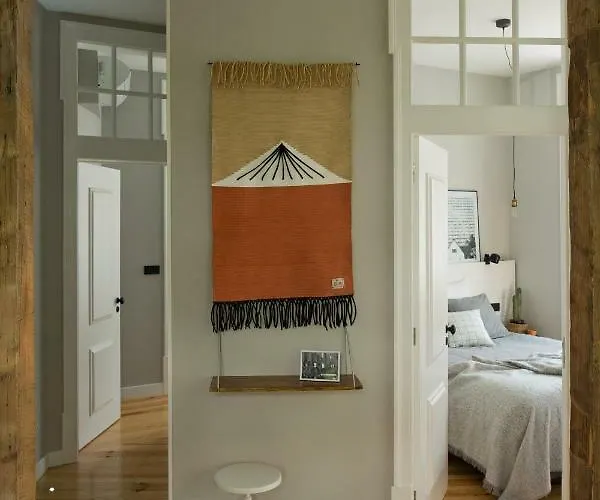 Update Urban Chic Flat In 19th Century Building 2 Bedrooms & 2 Bathrooms & Ac Alfama District *