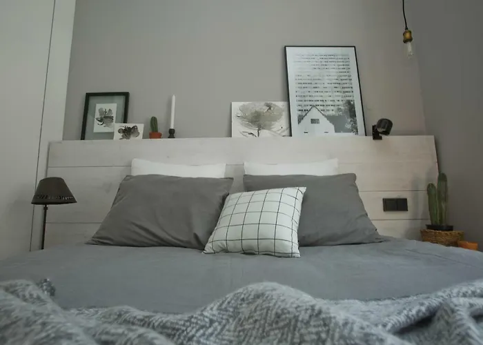 Апартаменты Update Urban Chic Flat In 19th Century Building 2 Bedrooms & 2 Bathrooms & Ac Alfama District