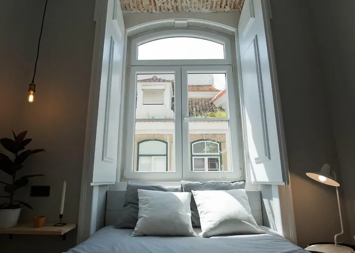 Update Urban Chic Flat In 19th Century Building 2 Bedrooms & 2 Bathrooms & Ac Alfama District